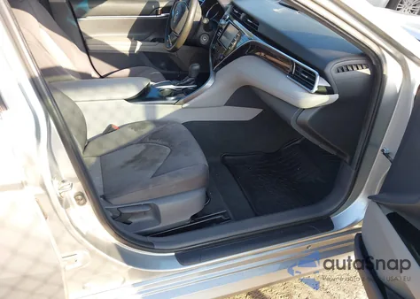 2018 Toyota Camry Le из США, поврежденный, VIN 4T1B11HK8JU111533